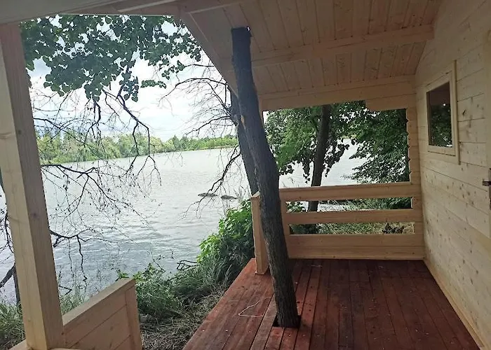 Luxusní stan šeberák - V Chatičkách A V Luxusních Stanech