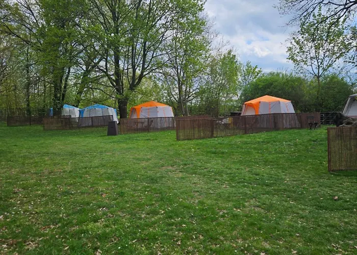 Glamping šeberák - V Chatičkách A V Luxusních Stanech