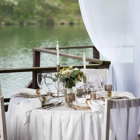 Luxury tent Seberak - V Chatickach A V Luxusnich Stanech *