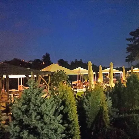 Luxury tent Seberak - V Chatickach A V Luxusnich Stanech