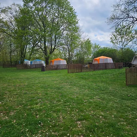 Luxury tent Seberak - V Chatickach A V Luxusnich Stanech